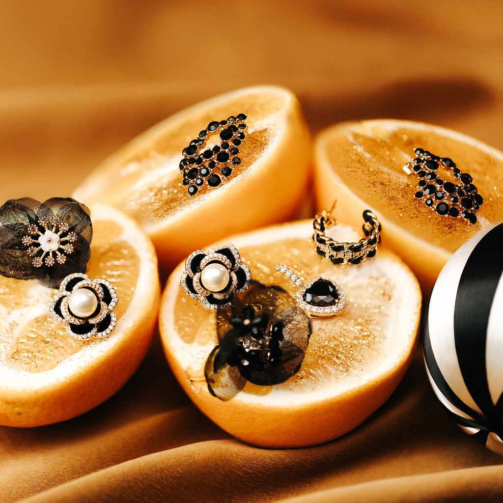 Alice earrings – Jet (Gold)