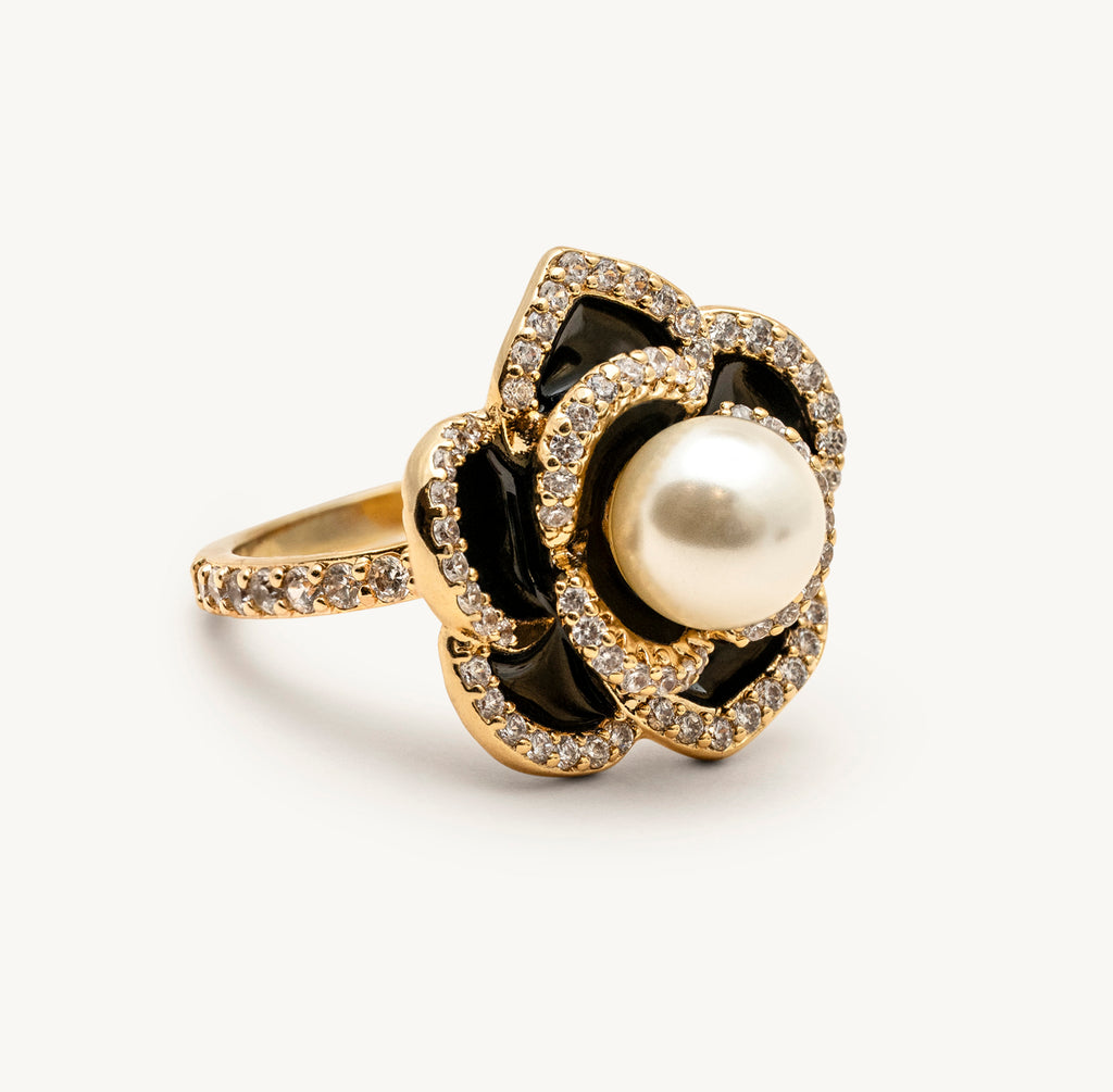 Coco rose ring – Jet / ivory pearl