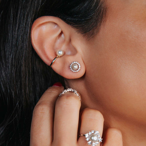 Colette pearl stud earrings – Ivory pearl