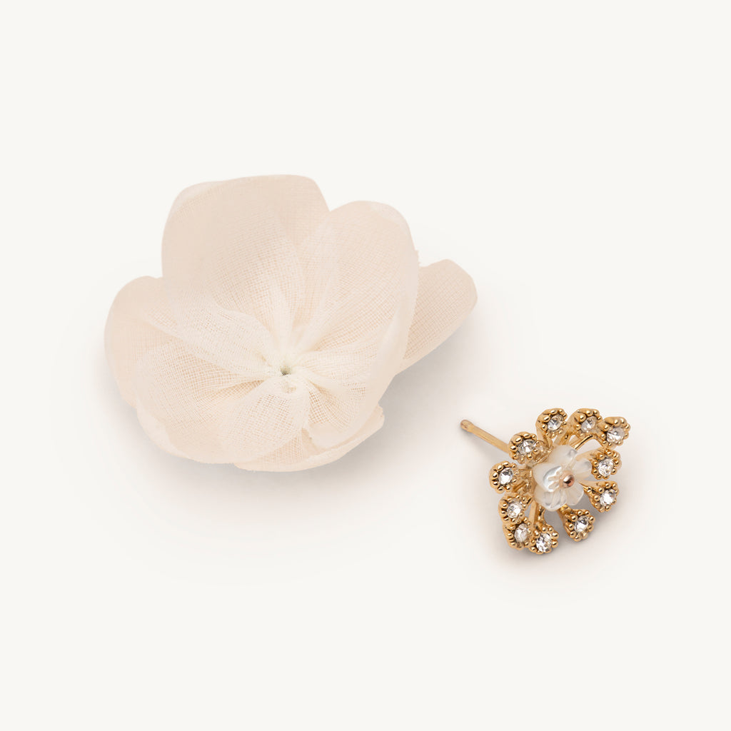 Organza botanical earrings – Ivory