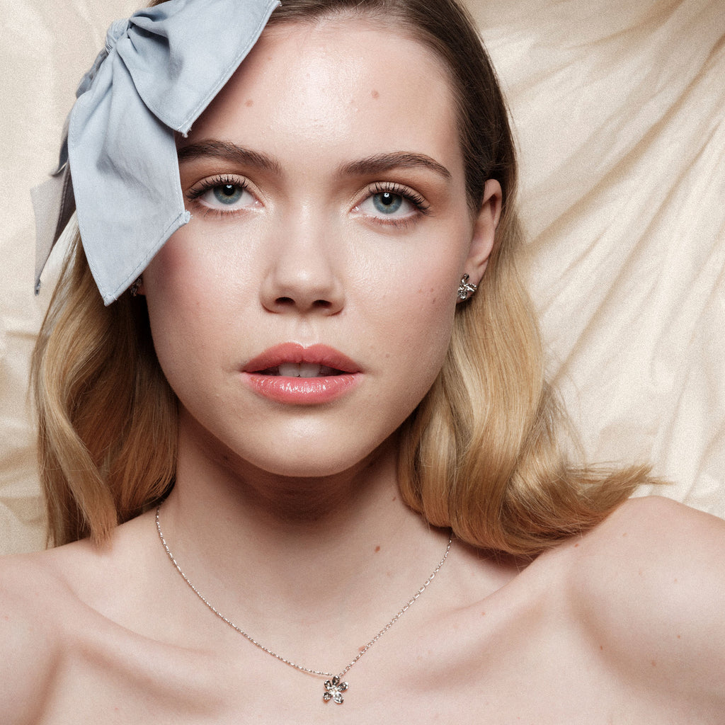 Petite Eponine stud earrings – Silver