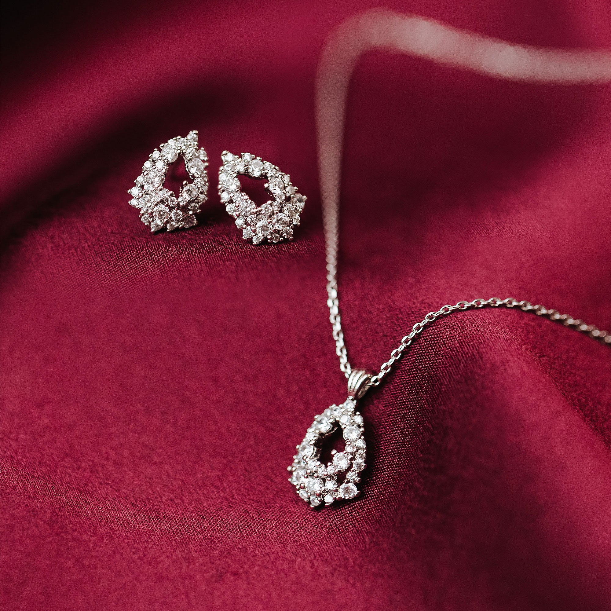 Petite Miss Alice earrings – Crystal (silver)