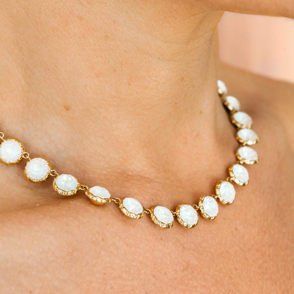 Victoria necklace – White linnen