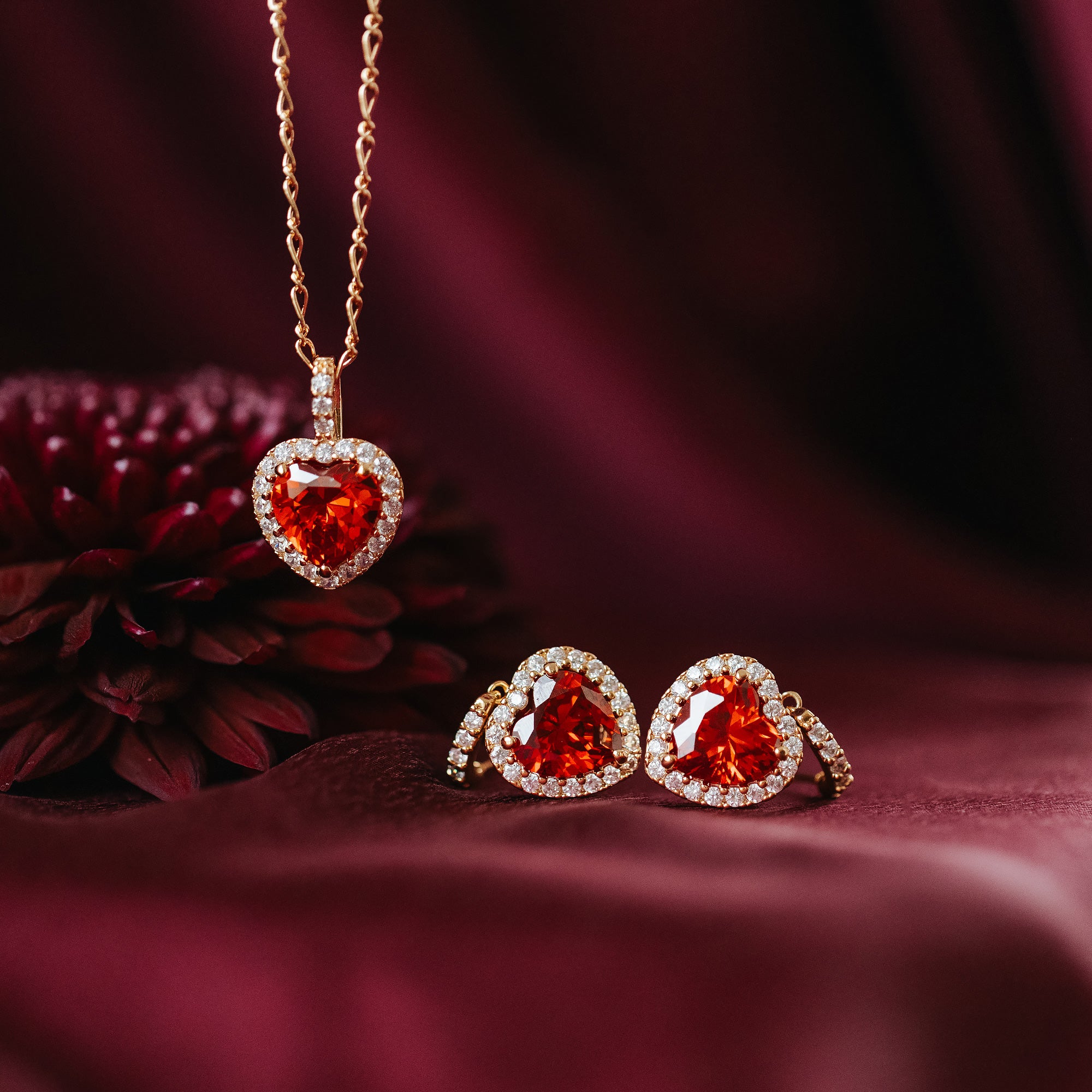 Rose earrings – Garnet